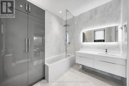 28 Brian Cliff Drive, Toronto, ON - Indoor Photo Showing Bathroom