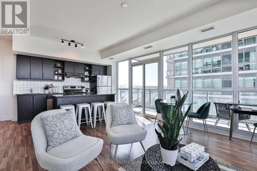 601 - 35 Brian Peck Crescent, Toronto, ON - Indoor Photo Showing Living Room