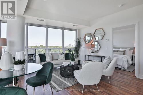 601 - 35 Brian Peck Crescent, Toronto, ON - Indoor Photo Showing Living Room