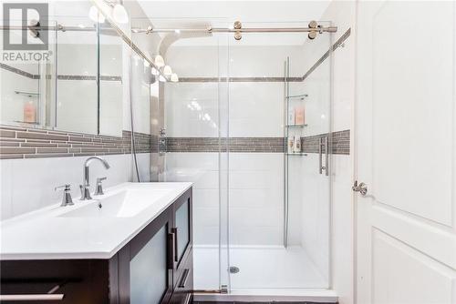 157 Cranbrook Crescent, Sudbury, ON - Indoor Photo Showing Bathroom