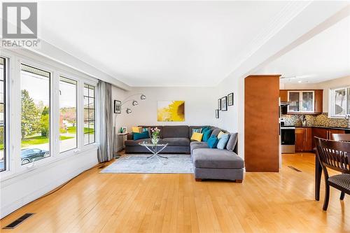 157 Cranbrook Crescent, Sudbury, ON - Indoor Photo Showing Living Room