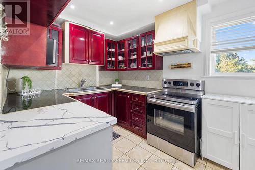 140 - 1915 Denmar Road E, Pickering, ON - Indoor Photo Showing Kitchen With Double Sink