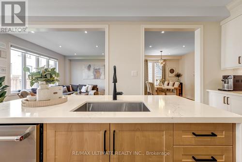 42 Buttonleaf Crescent, Whitchurch-Stouffville, ON - Indoor Photo Showing Kitchen