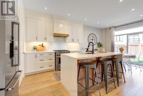 42 Buttonleaf Crescent, Whitchurch-Stouffville, ON - Indoor Photo Showing Kitchen With Upgraded Kitchen