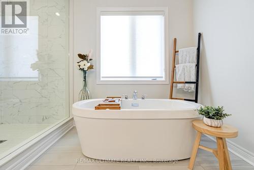 42 Buttonleaf Crescent, Whitchurch-Stouffville, ON - Indoor Photo Showing Bathroom