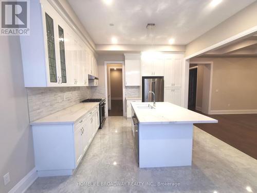 98 Marbrook Street, Richmond Hill, ON - Indoor Photo Showing Kitchen