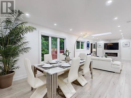 60 Klein'S Ridge, Vaughan, ON - Indoor Photo Showing Dining Room