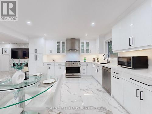 60 Klein'S Ridge, Vaughan, ON - Indoor Photo Showing Kitchen With Upgraded Kitchen