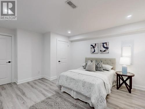 60 Klein'S Ridge, Vaughan, ON - Indoor Photo Showing Bedroom