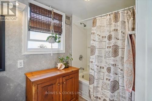 532 Dundas Street, Belleville, ON - Indoor Photo Showing Bathroom