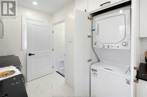 3521 Dominion Boulevard, Windsor, ON - Indoor Photo Showing Laundry Room