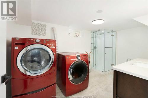 3521 Dominion Boulevard, Windsor, ON - Indoor Photo Showing Laundry Room