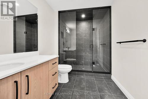 35 Kingfisher Drive, Hamilton, ON - Indoor Photo Showing Bathroom