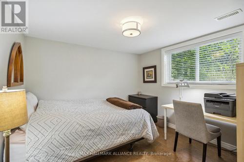 207 West River Road, Cambridge, ON - Indoor Photo Showing Bedroom