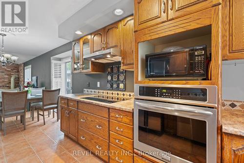 105 Dorothy Street, St. Catharines, ON - Indoor Photo Showing Kitchen