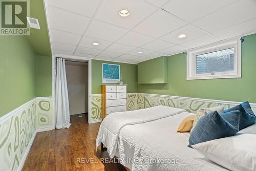 105 Dorothy Street, St. Catharines, ON - Indoor Photo Showing Bedroom