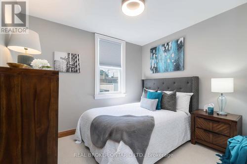 28 Walter Avenue S, Hamilton, ON - Indoor Photo Showing Bedroom