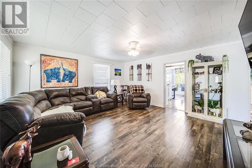 1572 Westcott Road, Windsor, ON - Indoor Photo Showing Living Room