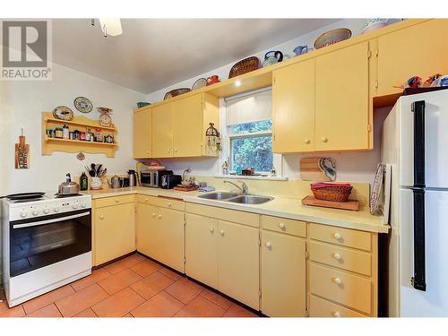 866 Dehart Avenue Lot# 3, Kelowna, BC - Indoor Photo Showing Kitchen With Double Sink