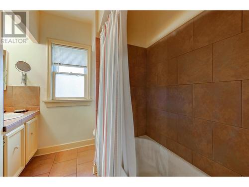 866 Dehart Avenue Lot# 3, Kelowna, BC - Indoor Photo Showing Kitchen