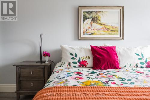 19 Curtis Street, Prince Edward County (Picton), ON - Indoor Photo Showing Bedroom