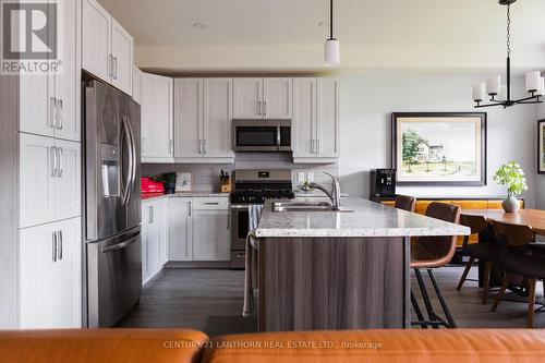 19 Curtis Street, Prince Edward County (Picton), ON - Indoor Photo Showing Kitchen With Double Sink