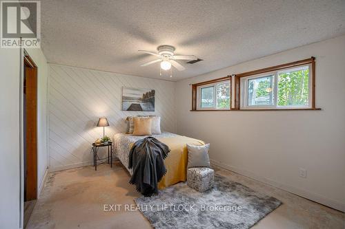 25 Emily Manor Drive, Kawartha Lakes, ON - Indoor Photo Showing Bedroom