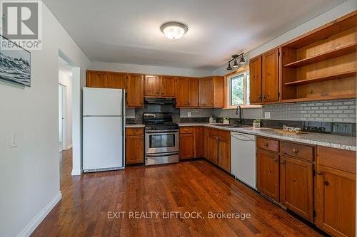 25 Emily Manor Drive, Kawartha Lakes, ON - Indoor Photo Showing Kitchen