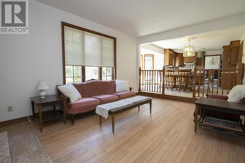 124 Bitonti Cres, Sault Ste. Marie, ON - Indoor Photo Showing Living Room