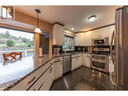 5807 Todd  Road, Kamloops, BC - Indoor Photo Showing Kitchen With Upgraded Kitchen