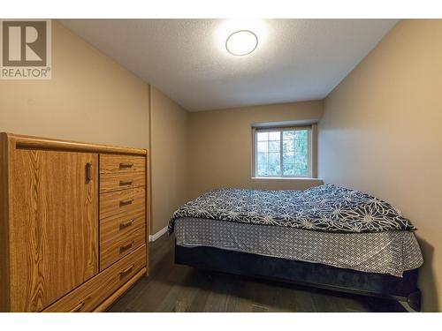 5807 Todd  Road, Kamloops, BC - Indoor Photo Showing Bedroom