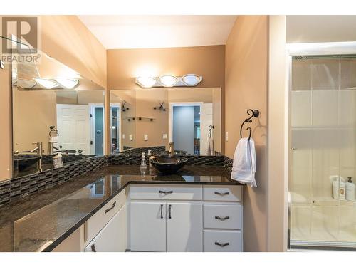 5807 Todd  Road, Kamloops, BC - Indoor Photo Showing Bathroom