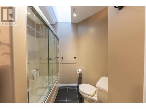 5807 Todd  Road, Kamloops, BC - Indoor Photo Showing Bathroom