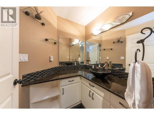 5807 Todd  Road, Kamloops, BC - Indoor Photo Showing Bathroom