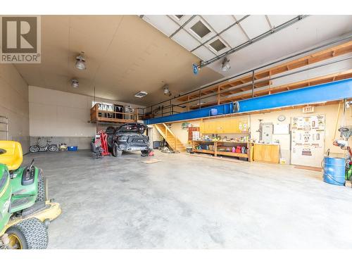 5807 Todd  Road, Kamloops, BC - Indoor Photo Showing Garage