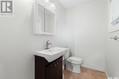 828 Shannon Road, Regina, SK - Indoor Photo Showing Bathroom