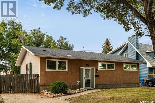 828 Shannon Road, Regina, SK - Outdoor With Exterior