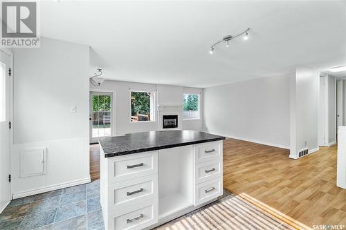 828 Shannon Road, Regina, SK - Indoor Photo Showing Kitchen