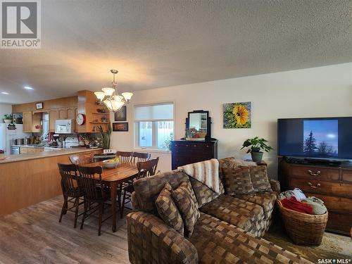 603 Main Street, Melville, SK - Indoor Photo Showing Living Room