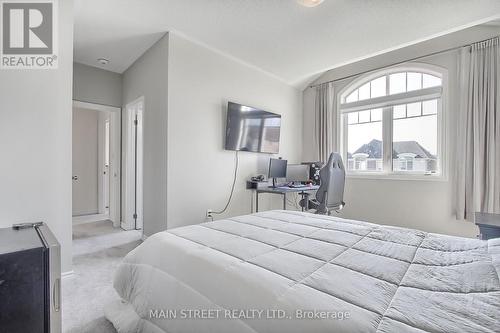 22 Kenneth Ross Bend, East Gwillimbury, ON - Indoor Photo Showing Bedroom