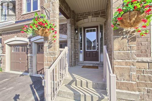 22 Kenneth Ross Bend, East Gwillimbury, ON - Outdoor