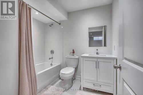 22 Kenneth Ross Bend, East Gwillimbury, ON - Indoor Photo Showing Bathroom