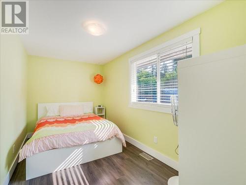 10 Skands Road, Christina Lake, BC - Indoor Photo Showing Bedroom