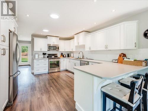 10 Skands Road, Christina Lake, BC - Indoor Photo Showing Kitchen With Upgraded Kitchen