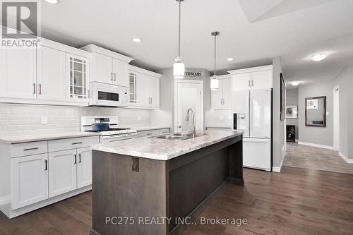 23 Blairmont Terrace, St. Thomas, ON - Indoor Photo Showing Kitchen With Upgraded Kitchen