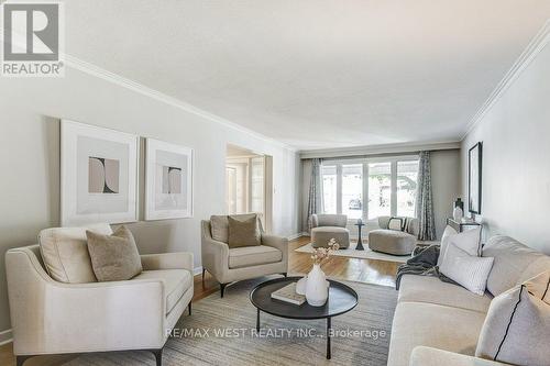 120 Neilson Drive, Toronto, ON - Indoor Photo Showing Living Room