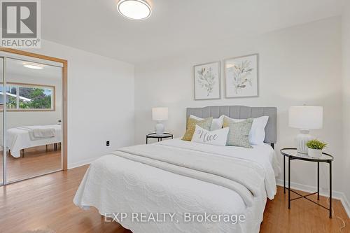 846 Mississauga Valley Boulevard, Mississauga, ON - Indoor Photo Showing Bedroom