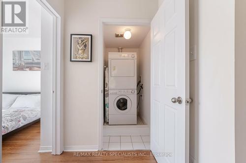 1 - 5005 Oscar Peterson Boulevard, Mississauga, ON - Indoor Photo Showing Laundry Room