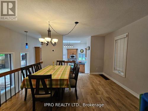 7027 Estoril Road, Mississauga, ON - Indoor Photo Showing Dining Room