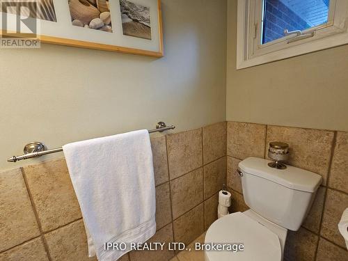 7027 Estoril Road, Mississauga, ON - Indoor Photo Showing Bathroom